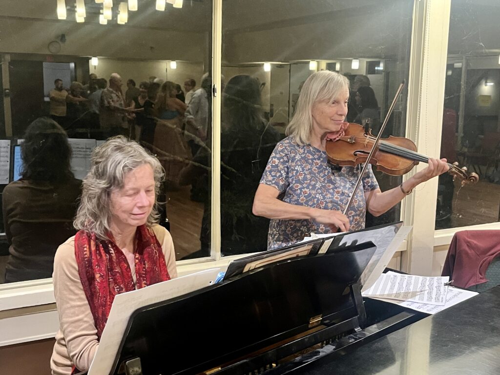 Rebecca and Lee Anne play San Rafael Contra in October 2024